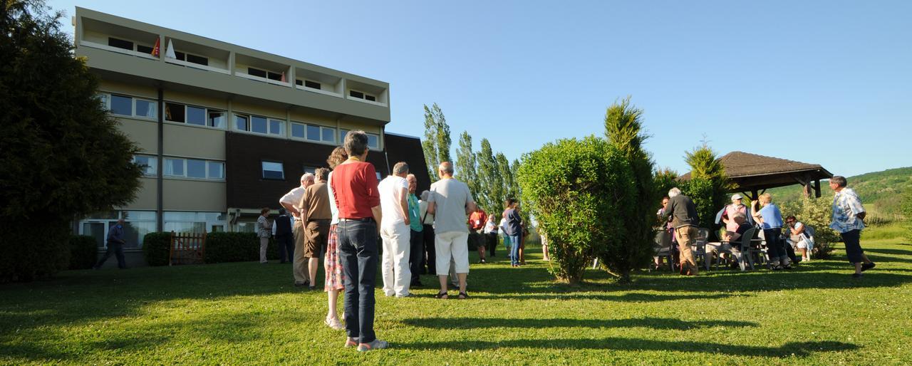 Hotel La Mezelle Bourbonne-les-Bains Exterior foto