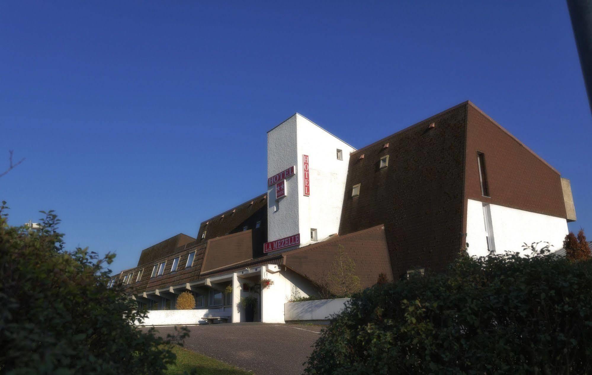 Hotel La Mezelle Bourbonne-les-Bains Exterior foto