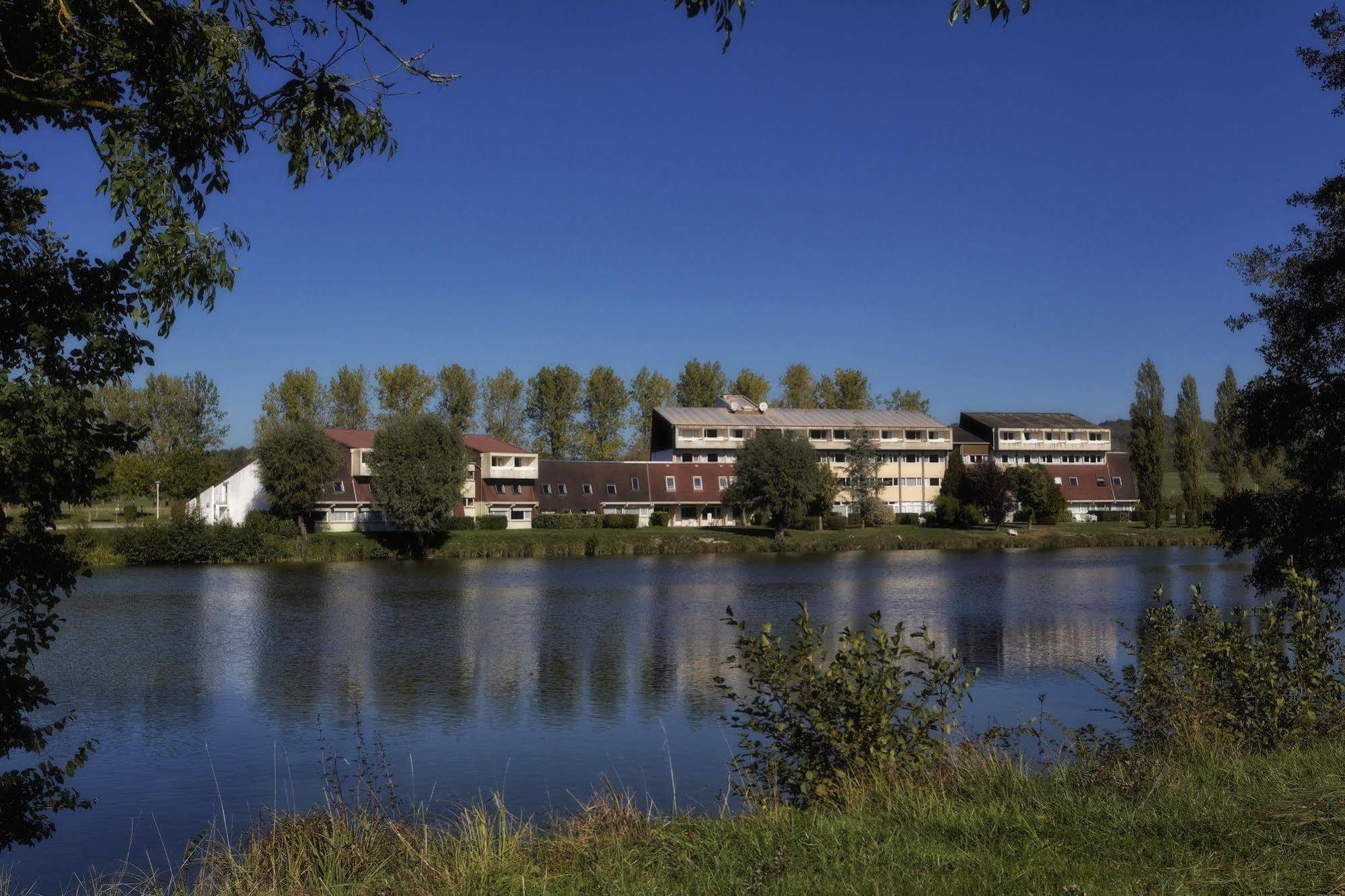 Hotel La Mezelle Bourbonne-les-Bains Exterior foto